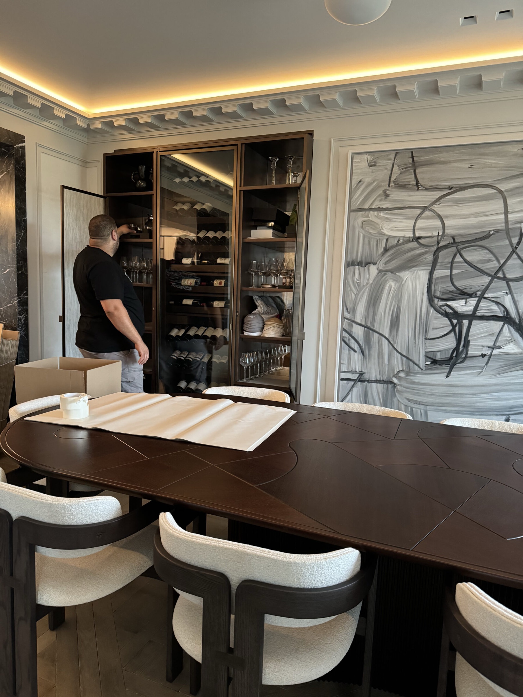 Salle à manger résidence familiale Neuilly-sur-Seine, déménagement résidentiel Griffon Movers